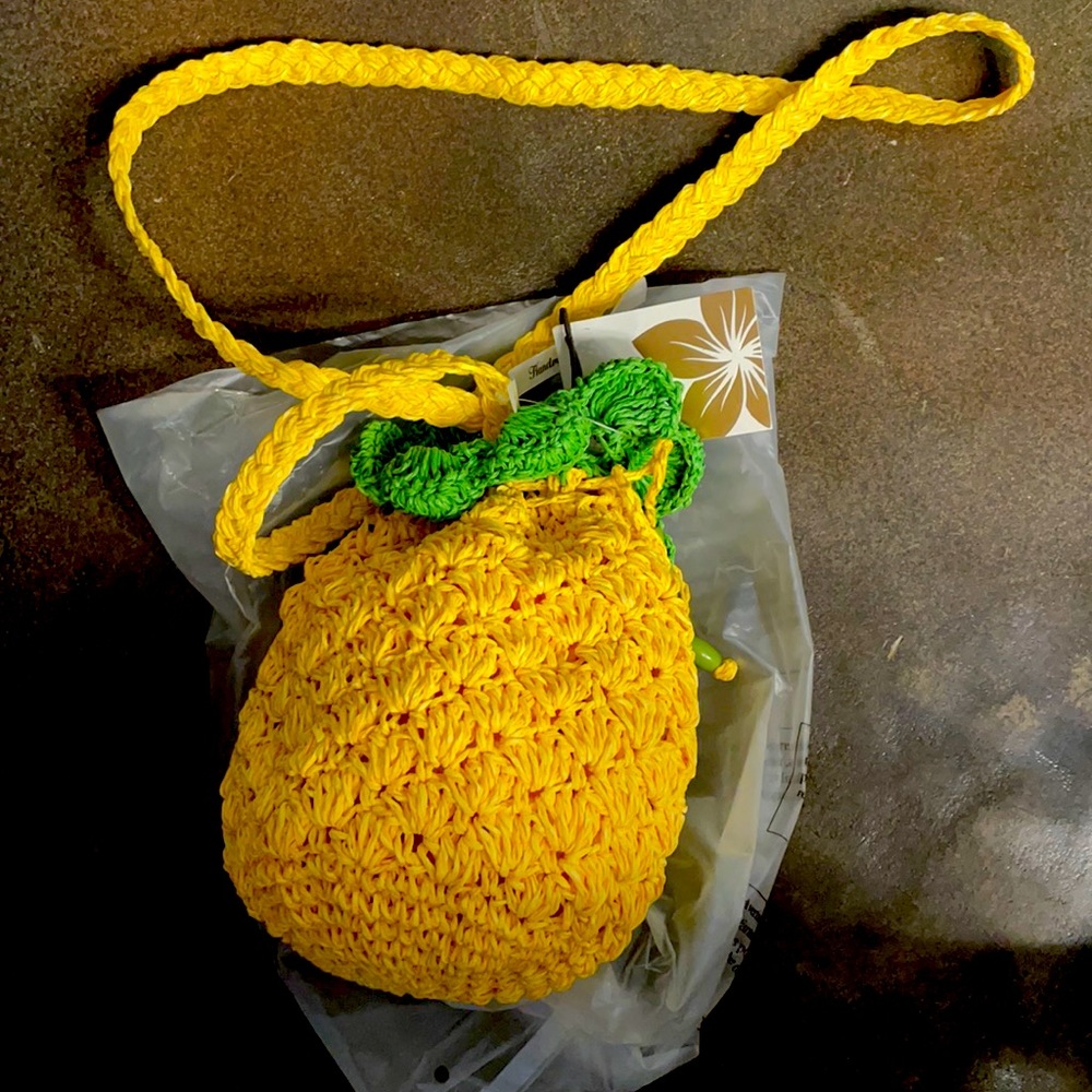 Cappelli  Pineapple purse brand new!